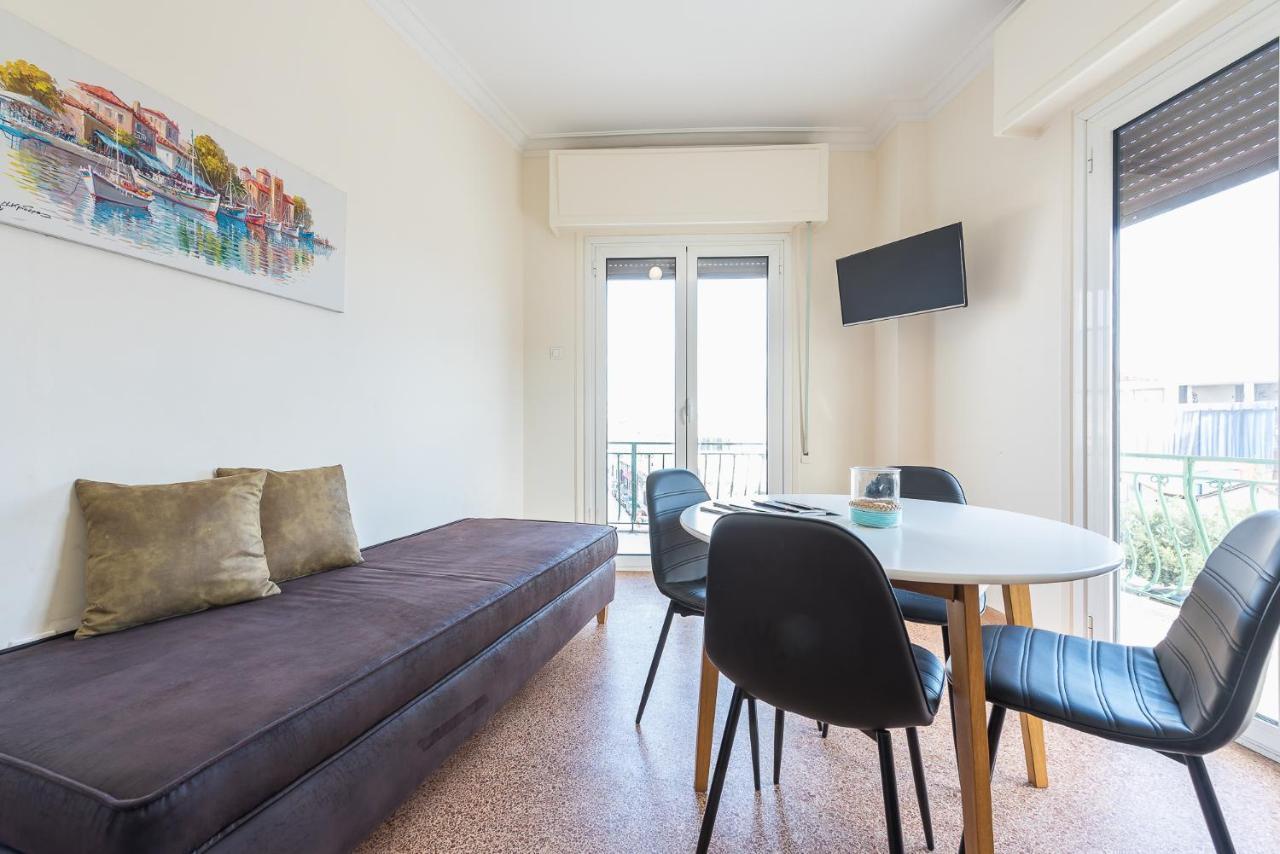 Super Paradise Apartments Athens Luaran gambar
